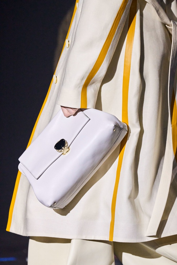 فكرة الاندماج تلهم Gabriela Hearst لمجموعة Chloe ربيع وصيف 2023