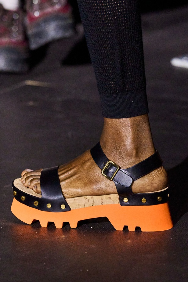 فكرة الاندماج تلهم Gabriela Hearst لمجموعة Chloe ربيع وصيف 2023