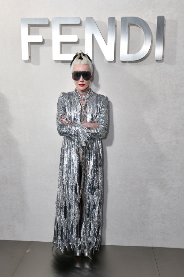 دار "فندي" تحتفل بحقيبة باغيت بجموعة كبسولية ساحرة في نيويورك