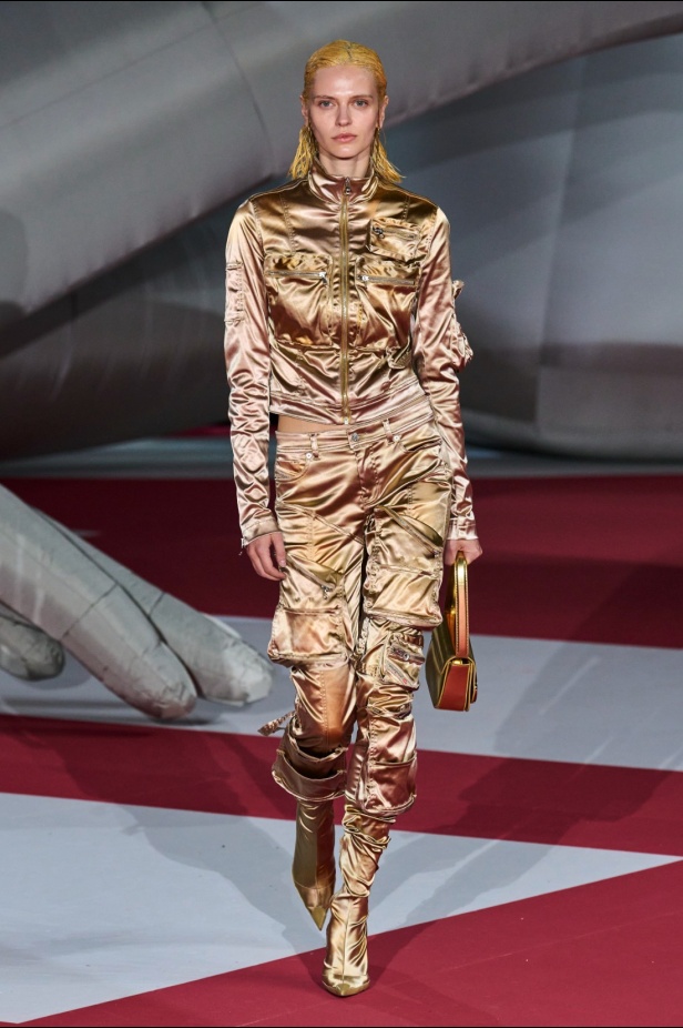 عرض Diesel لربيع 2023 يدخل موسوعة غينيس... والدنيم هو النجم