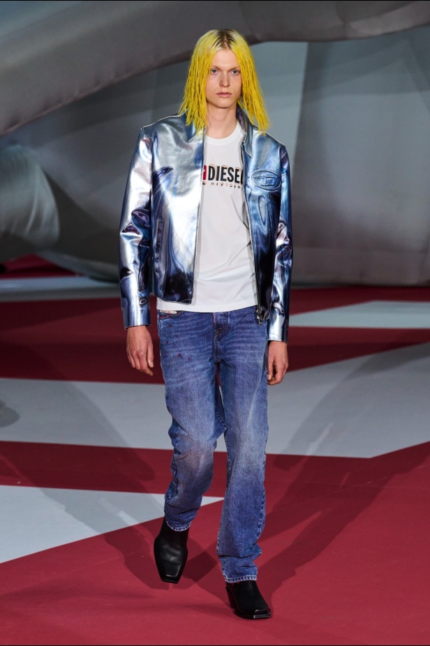 عرض Diesel لربيع 2023 يدخل موسوعة غينيس... والدنيم هو النجم