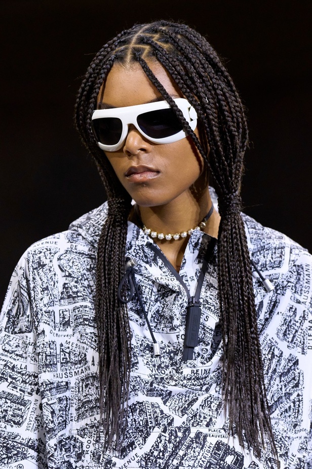 مجموعة Dior لربيع 2023: حوار بين الموضة والقوة