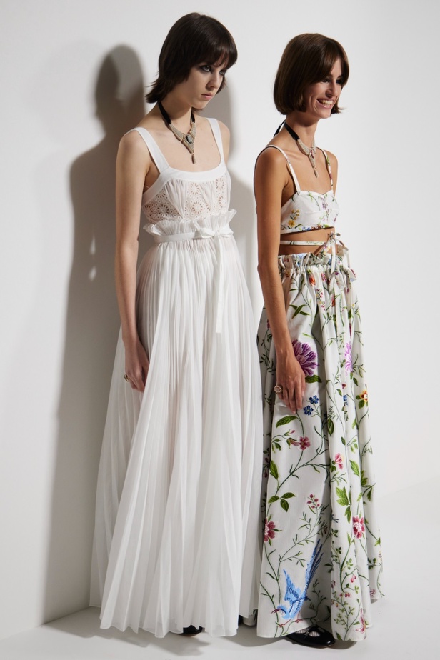 مجموعة Dior لربيع 2023: حوار بين الموضة والقوة