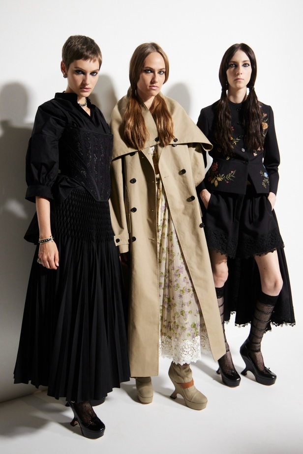 مجموعة Dior لربيع 2023: حوار بين الموضة والقوة