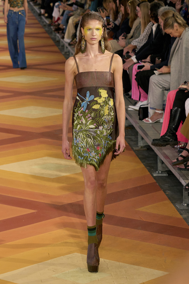 من مجموعة Etro لموسم ربيع وصيف 2023