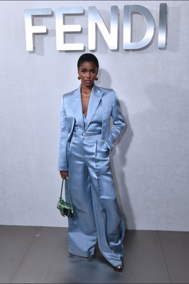 دار "فندي" تحتفل بحقيبة باغيت بجموعة كبسولية ساحرة في نيويورك