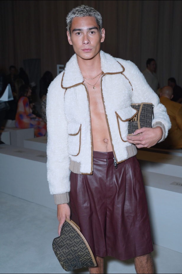 دار "فندي" تحتفل بحقيبة باغيت بجموعة كبسولية ساحرة في نيويورك