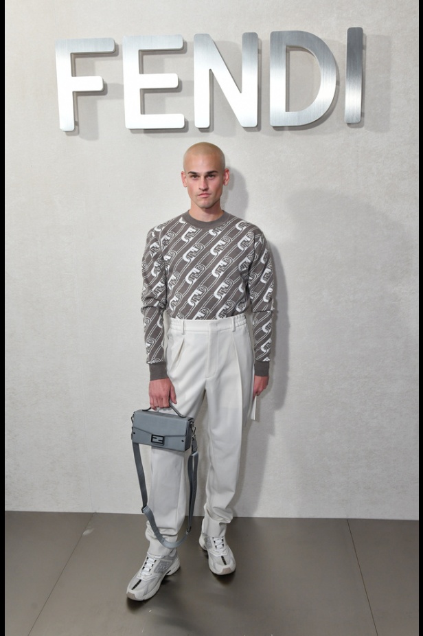 دار "فندي" تحتفل بحقيبة باغيت بجموعة كبسولية ساحرة في نيويورك