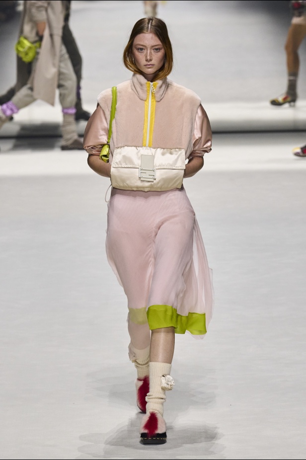 دار "فندي" تحتفل بحقيبة باغيت بجموعة كبسولية ساحرة في نيويورك