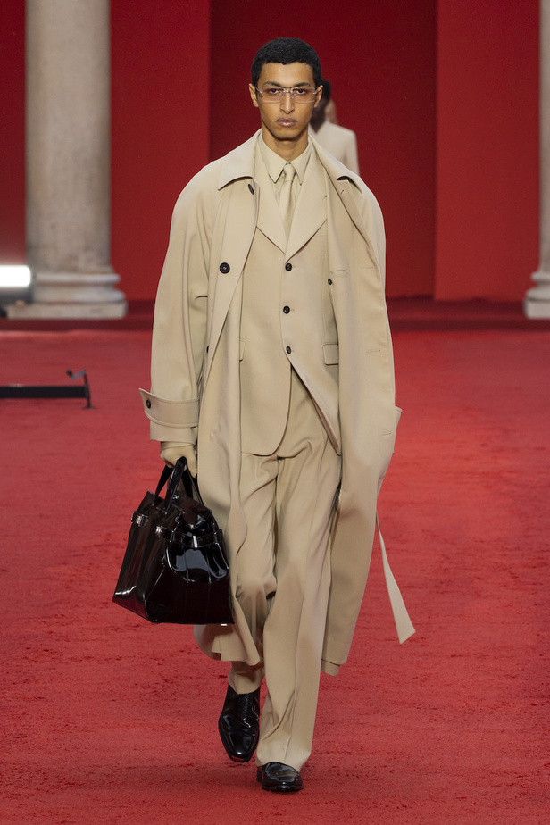 من مجموعة فيراغامو لموسم ربيع وصيف 2023