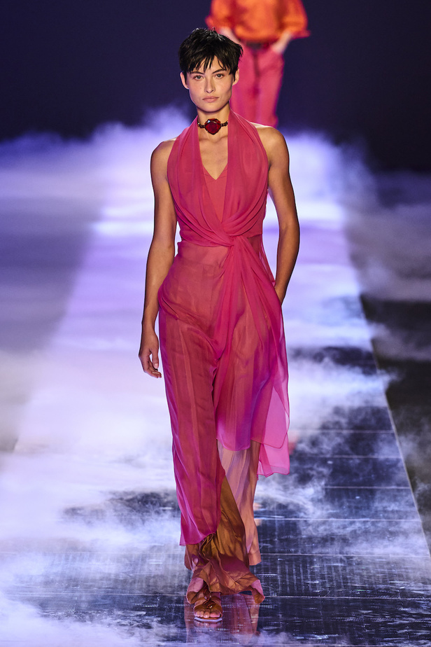 من مجموعة ألبيرتا فيريتي لموسم ربيع وصيف 2023