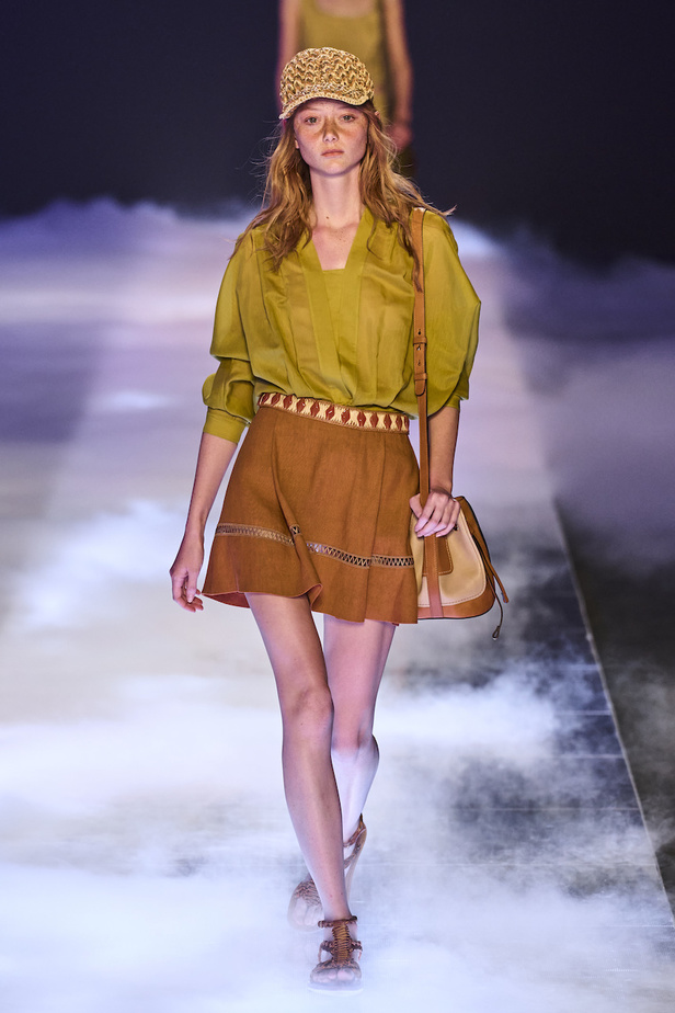 من مجموعة ألبيرتا فيريتي لموسم ربيع وصيف 2023