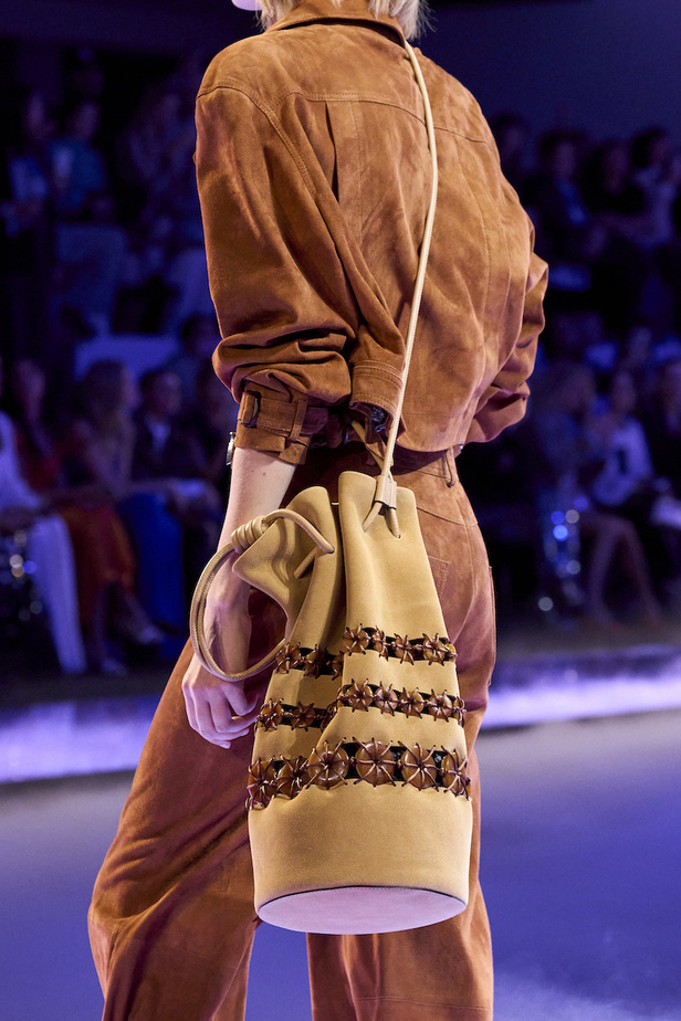 مجموعة ألبيرتا فيريتي لموسم ربيع وصيف 2023