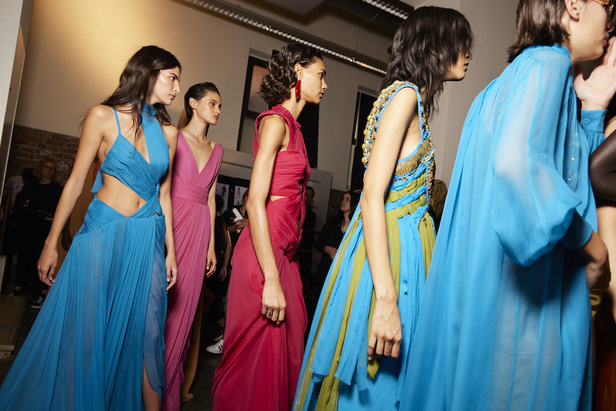 مجموعة ألبيرتا فيريتي لموسم ربيع وصيف 2023