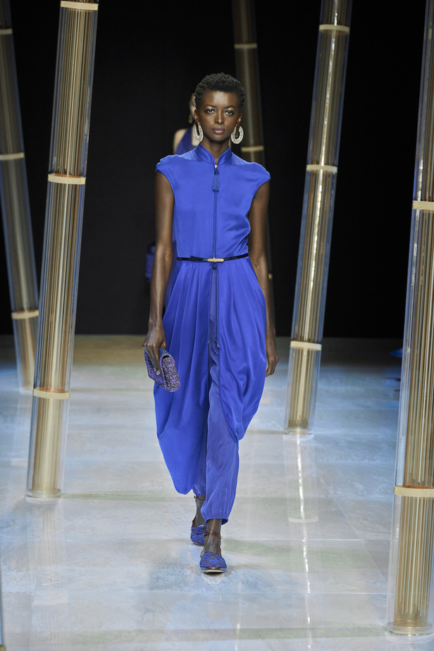 من مجموعة جيورجيو ارماني لموسم ربيع وصيف 2023