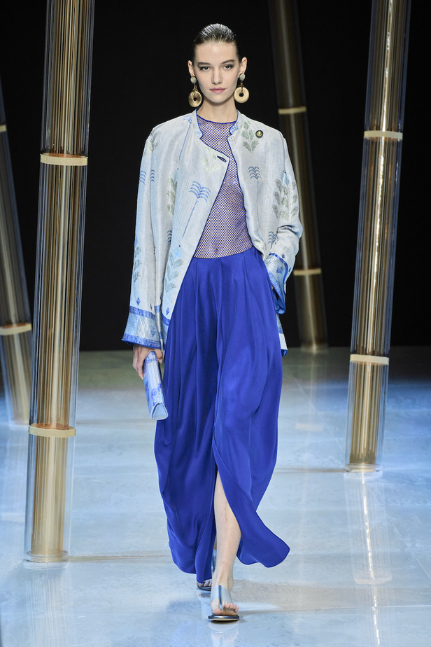 من مجموعة جيورجيو ارماني لموسم ربيع وصيف 2023