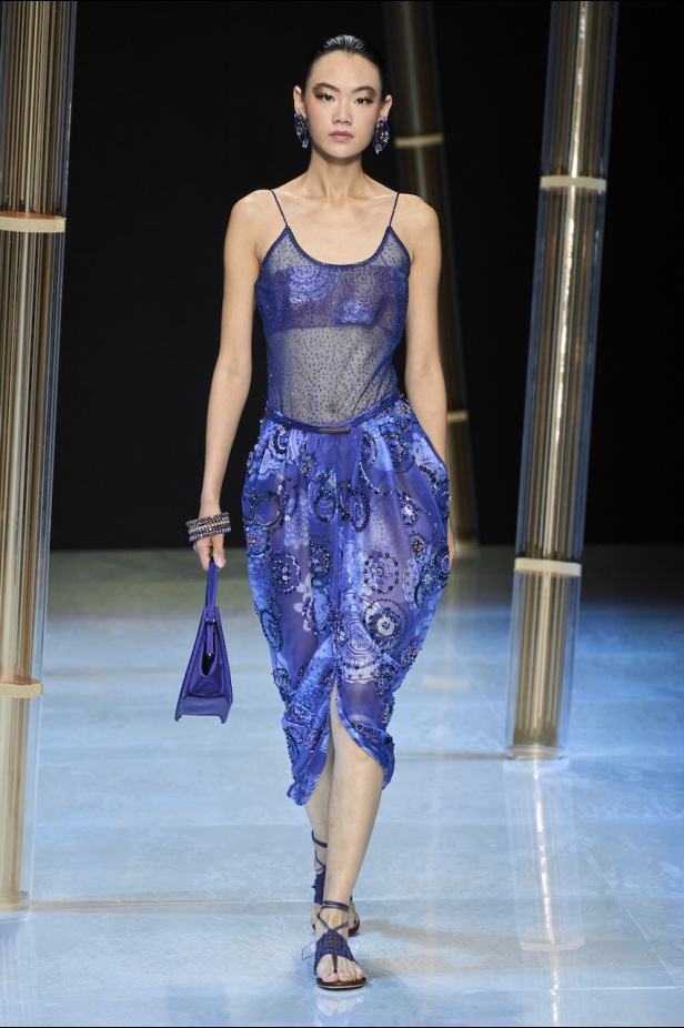 من مجموعة جيورجيو ارماني لموسم ربيع وصيف 2023