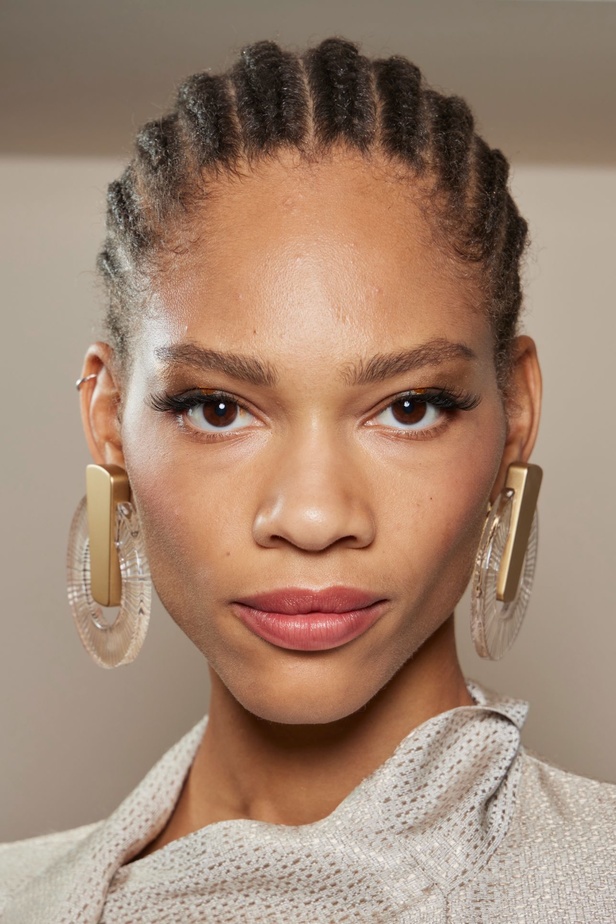 مجموعة جيورجيو ارماني لموسم ربيع وصيف 2023