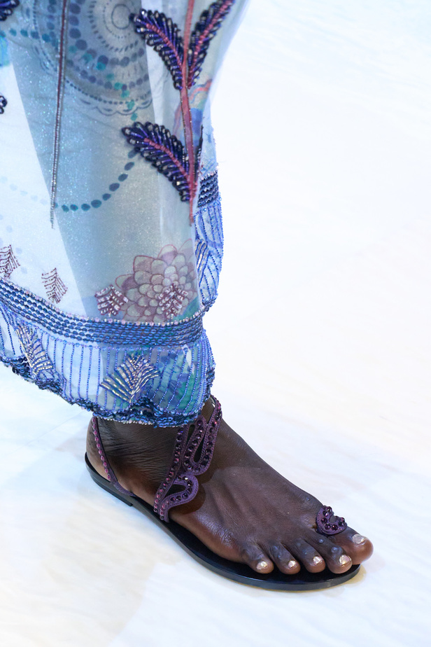 مجموعة جيورجيو ارماني لموسم ربيع وصيف 2023