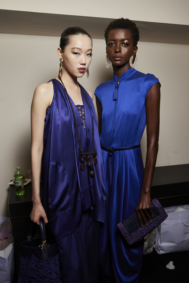 مجموعة جيورجيو ارماني لموسم ربيع وصيف 2023