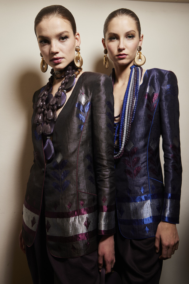 مجموعة جيورجيو ارماني لموسم ربيع وصيف 2023