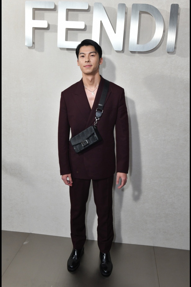 دار "فندي" تحتفل بحقيبة باغيت بجموعة كبسولية ساحرة في نيويورك