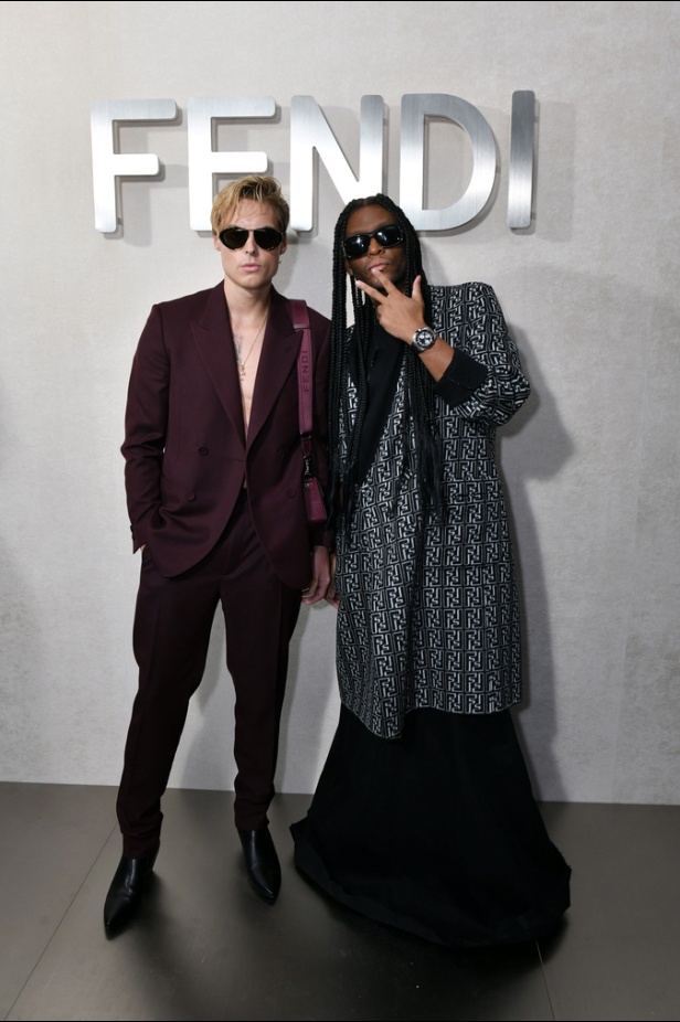 دار "فندي" تحتفل بحقيبة باغيت بجموعة كبسولية ساحرة في نيويورك