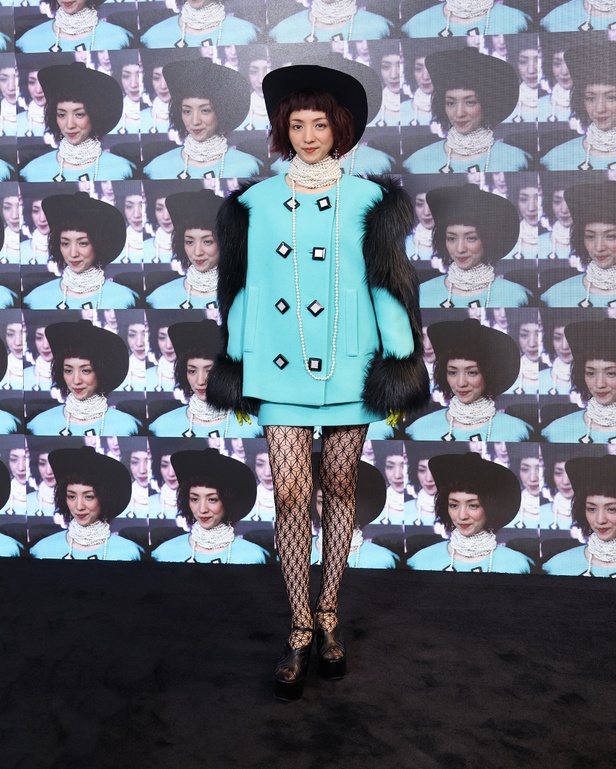 مجموعة Gucci تنقلنا إلى عالم Twinsburg: توأمة في الأناقة والعصرية 