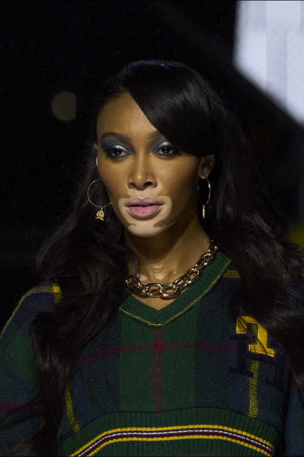 مجموعة تومي هيلفيغر لموسم خريف وشتاء 2022