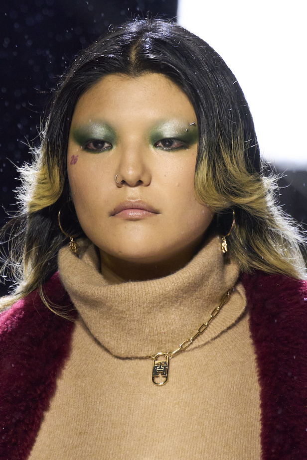 مجموعة تومي هيلفيغر لموسم خريف وشتاء 2022