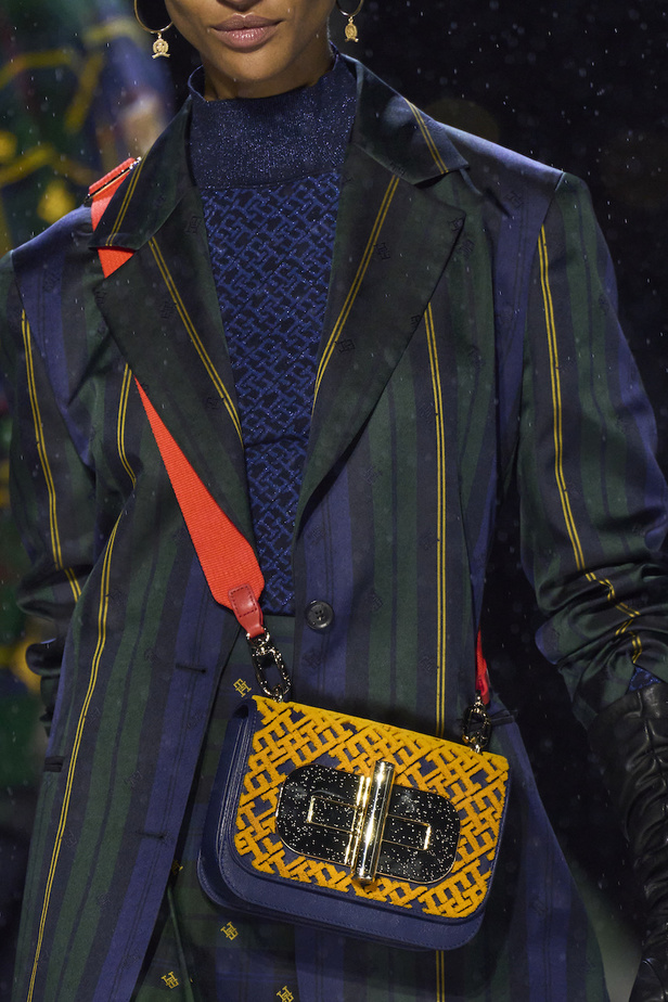 مجموعة تومي هيلفيغر لموسم خريف وشتاء 2022