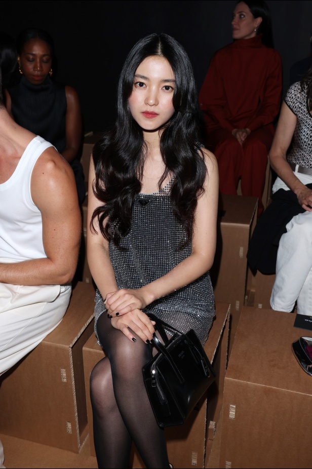 مجموعة Prada لربيع وصيف 2023: اللمسة الإبداعية المناسبة لموسم الربيع المقبل