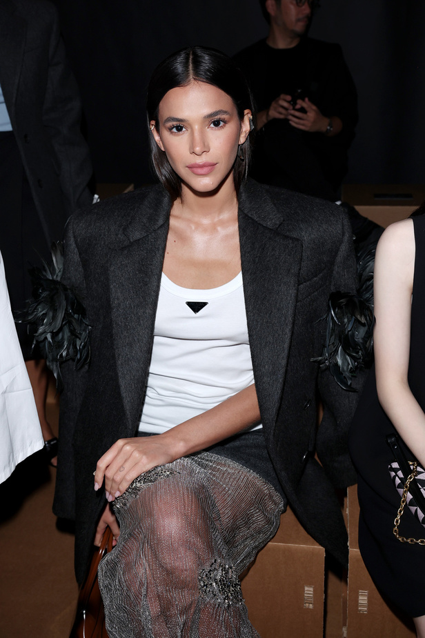 مجموعة Prada لربيع وصيف 2023: اللمسة الإبداعية المناسبة لموسم الربيع المقبل