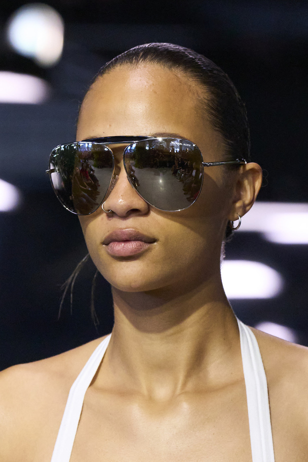 مجموعة مايكل كورس لموسم ربيع وصيف 2023