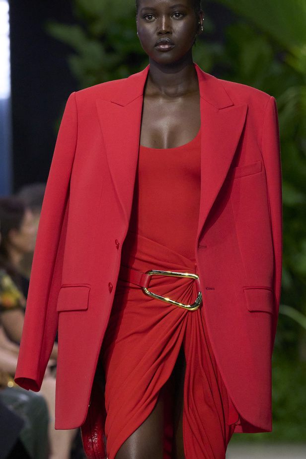 مجموعة مايكل كورس لموسم ربيع وصيف 2023