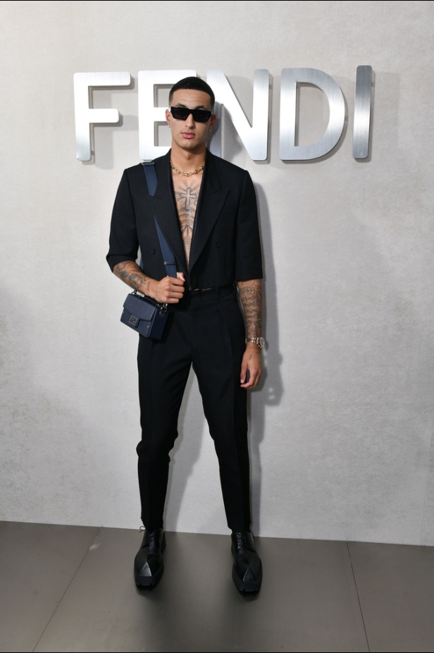 دار "فندي" تحتفل بحقيبة باغيت بجموعة كبسولية ساحرة في نيويورك