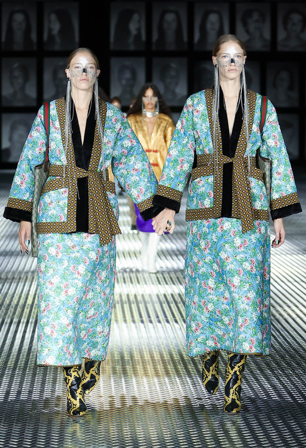 مجموعة Gucci تنقلنا إلى عالم Twinsburg: توأمة في الأناقة والعصرية 