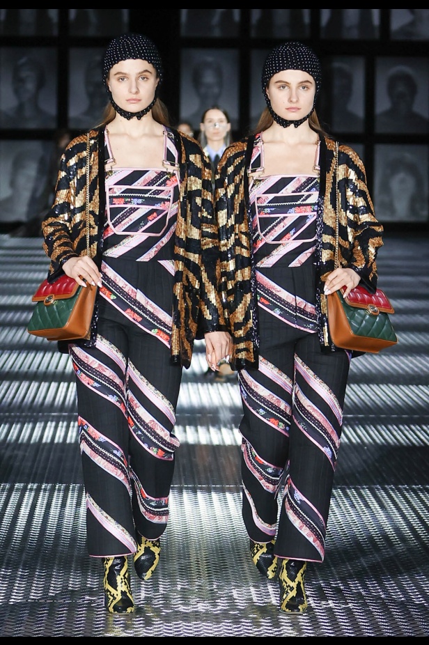مجموعة Gucci تنقلنا إلى عالم Twinsburg: توأمة في الأناقة والعصرية 