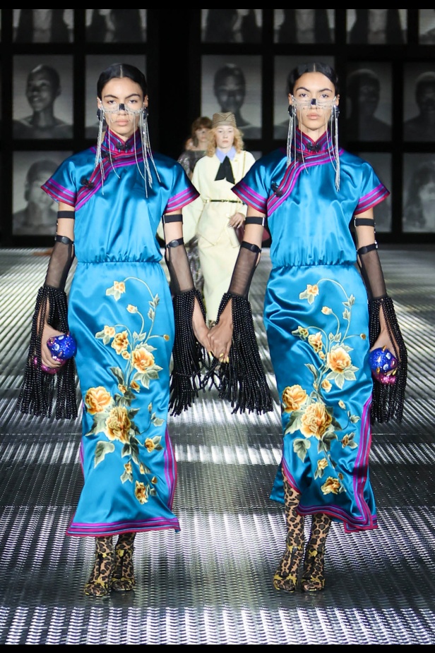 مجموعة Gucci تنقلنا إلى عالم Twinsburg: توأمة في الأناقة والعصرية 