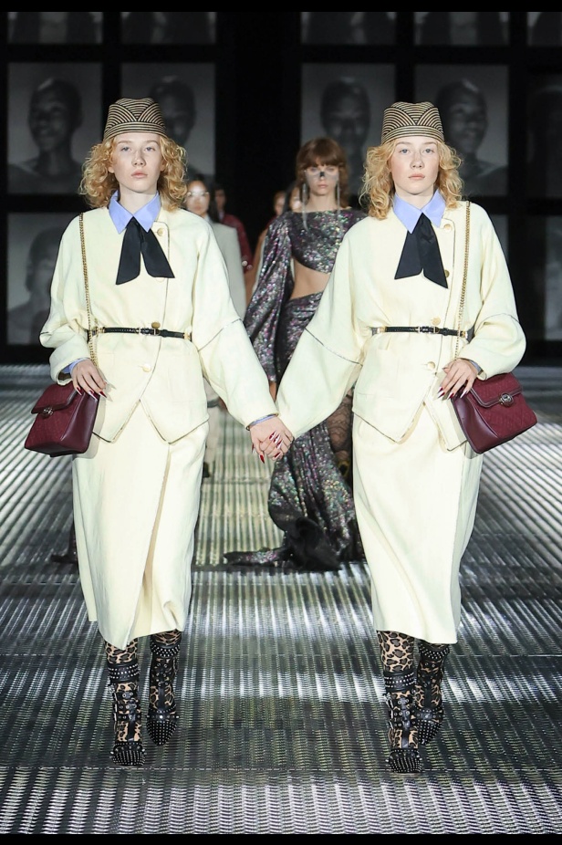 مجموعة Gucci تنقلنا إلى عالم Twinsburg: توأمة في الأناقة والعصرية 