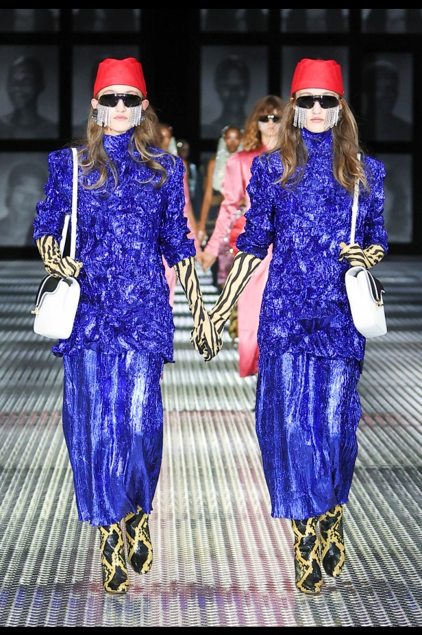 مجموعة Gucci تنقلنا إلى عالم Twinsburg: توأمة في الأناقة والعصرية 