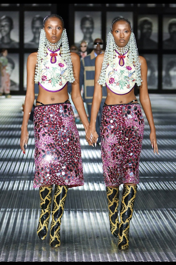 مجموعة Gucci تنقلنا إلى عالم Twinsburg: توأمة في الأناقة والعصرية 