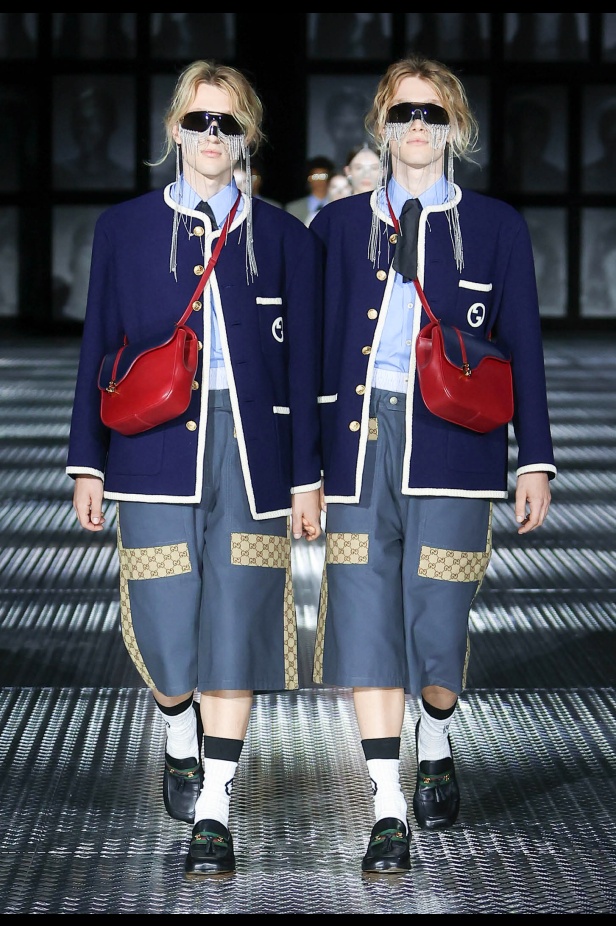 مجموعة Gucci تنقلنا إلى عالم Twinsburg: توأمة في الأناقة والعصرية 
