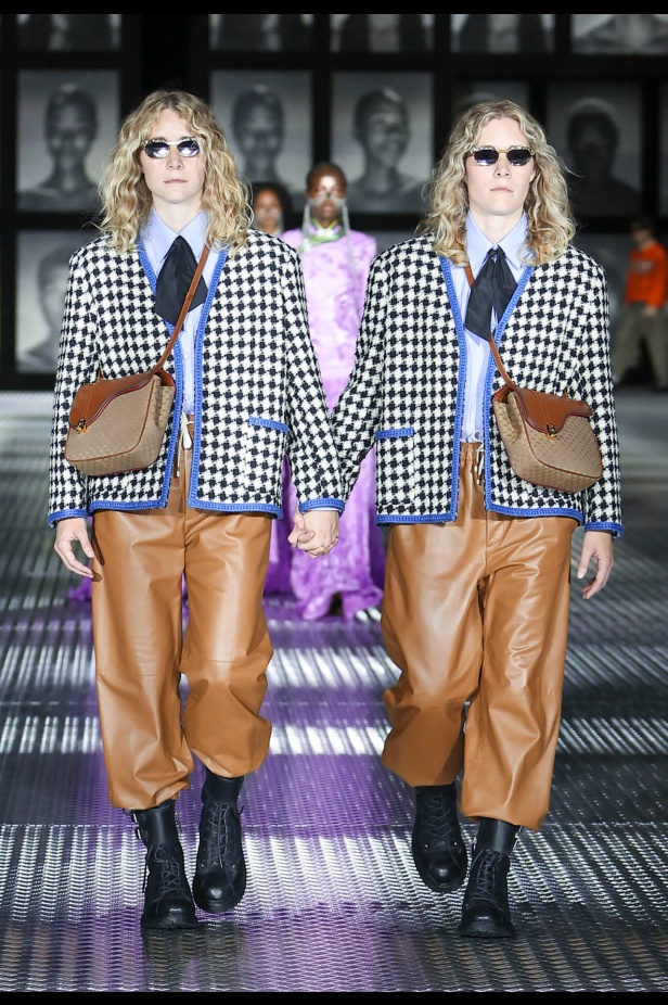 مجموعة Gucci تنقلنا إلى عالم Twinsburg: توأمة في الأناقة والعصرية 