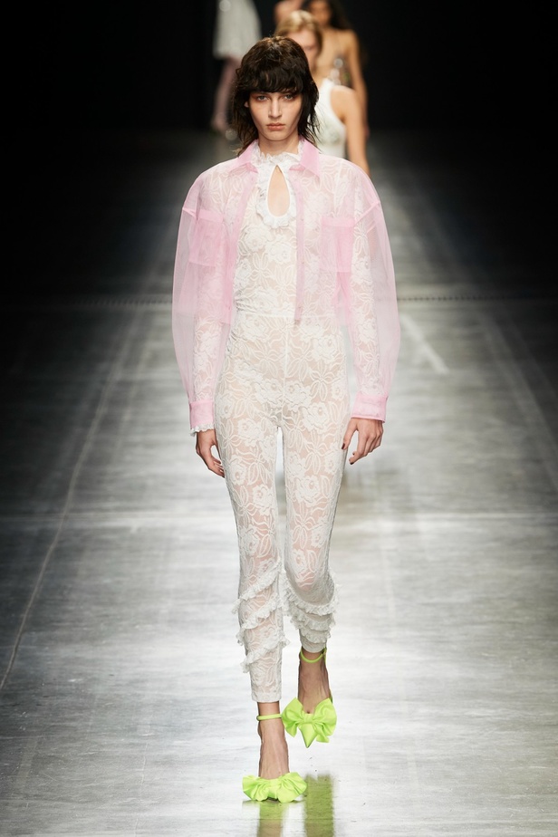 مجموعة MSGM لربيع 2023 وعد بالحبّ من خلال الموضة