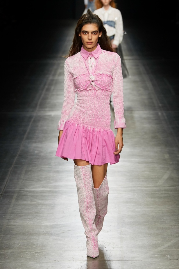 مجموعة MSGM لربيع 2023 وعد بالحبّ من خلال الموضة