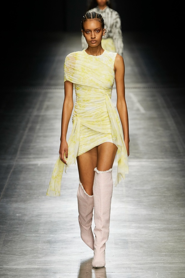 مجموعة MSGM لربيع 2023 وعد بالحبّ من خلال الموضة