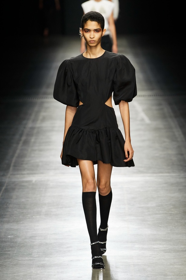 مجموعة MSGM لربيع 2023 وعد بالحبّ من خلال الموضة