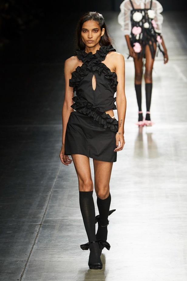 مجموعة MSGM لربيع 2023 وعد بالحبّ من خلال الموضة