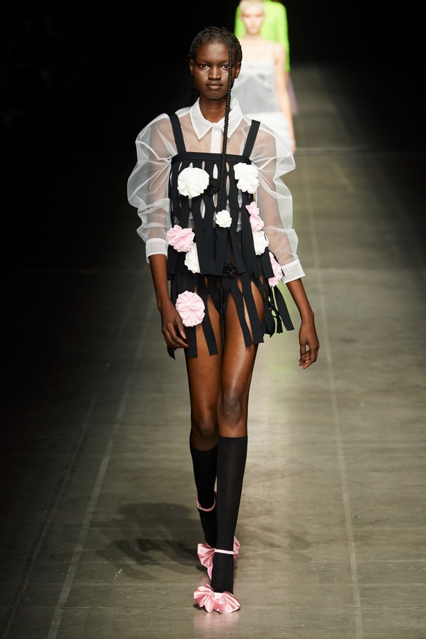 مجموعة MSGM لربيع 2023 وعد بالحبّ من خلال الموضة